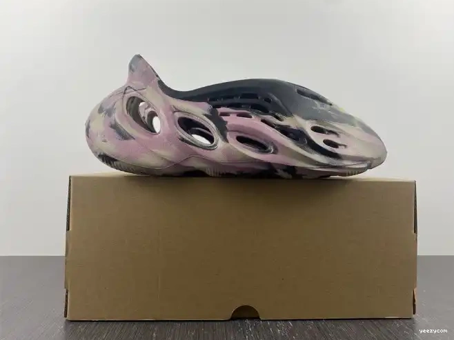 Adidas RNR Carbon IG9562 Foam Yeezy MX 0705
